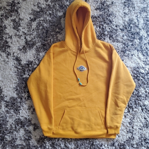 Sweaters - Cute Yellow Sweater